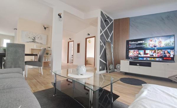 Maria Apartments, Đặt Căn hộ Kastel Luksic Kastela