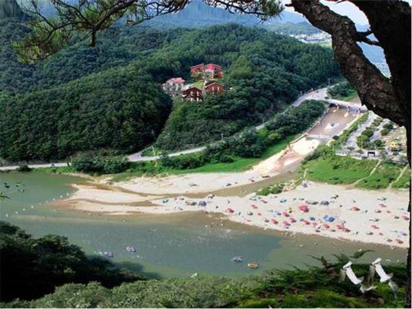 Heidi Korea, Đặt Nhà nghỉ dưỡng Hongcheon Gangwon-Do
