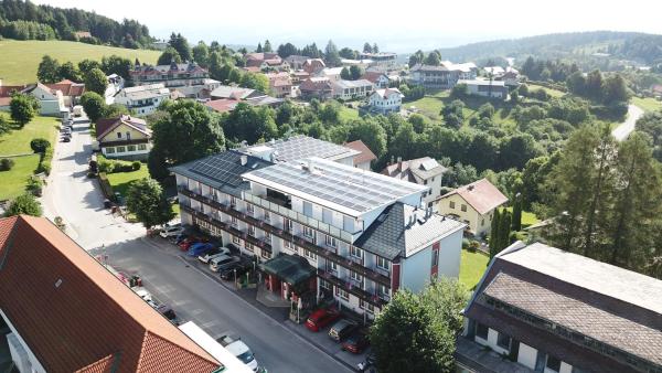 Hotel Thier, Đặt Khách sạn Khách sạn ở Steiermark có chỗ đỗ xe, Bãi đậu xe