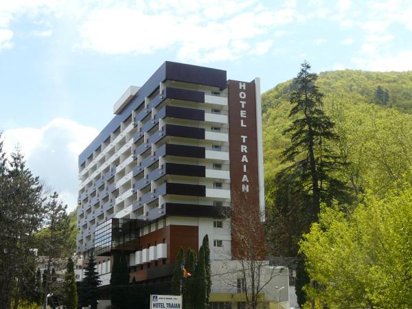 Hotel Traian Caciulata, Đặt Khách sạn Khách sạn ở Carpathians - Romania có hồ bơi, Hồ bơi