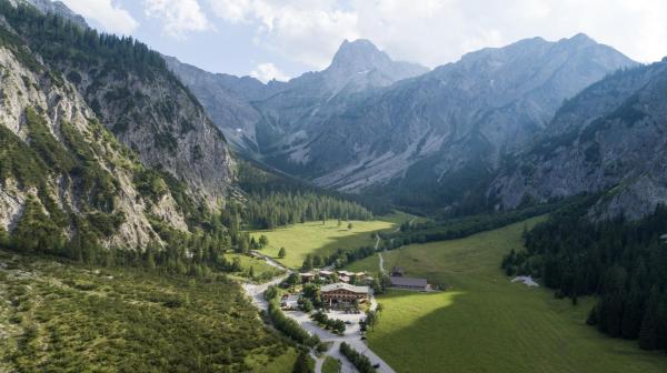 Gramai Alm alpengenuss & natur spa, Đặt  Khách sạn ở Tirol có hồ bơi, Hồ bơi
