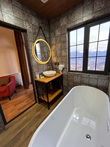 Berkri Gastro Yard & Guest House, Đặt Nhà khách Yenokavan 