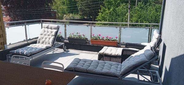 liège 4420 rue jean Jaurès 45 grande maison joyeuse avec terrasse 30m2 pour 8 personnes maximum, Đặt Nhà nghỉ dưỡng Saint-Nicolas Liège