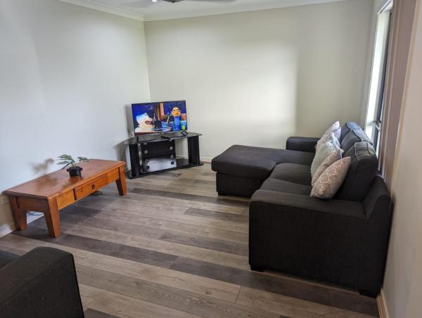 Christa's 4Bedroom Entire Private House Gladstone City, Đặt Nhà nghỉ dưỡng Gladstone Southern Great Barrier Reef