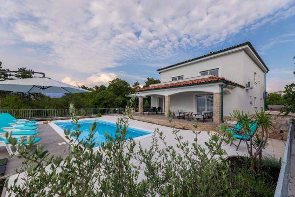 Villa Gloria, Đặt  Khách sạn tại Kvarner Islands có Hồ bơi, Hồ bơi