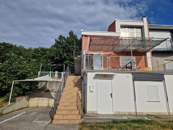 APARTMANI IGERČIĆ, Đặt  Khách sạn tại Kvarner có Bãi đậu xe, Bãi đậu xe