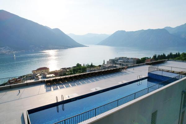 Hotel Credo, Đặt  Khách sạn ở Kotor Riviera có hồ bơi, Hồ bơi