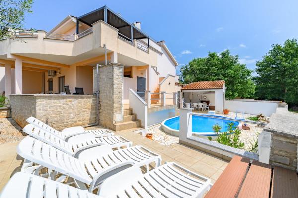 House Monique with pool, Đặt  Rošini Poreč Region