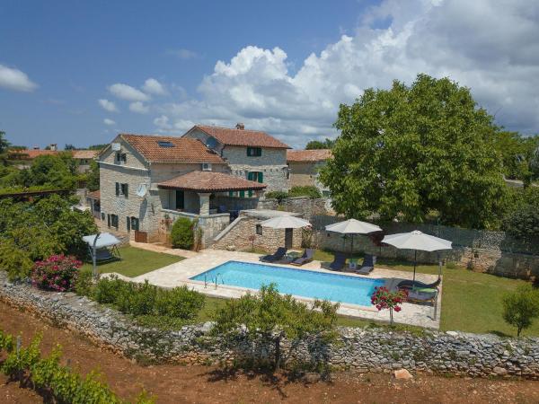 Villa Roza, Đặt  Butkovici Istria