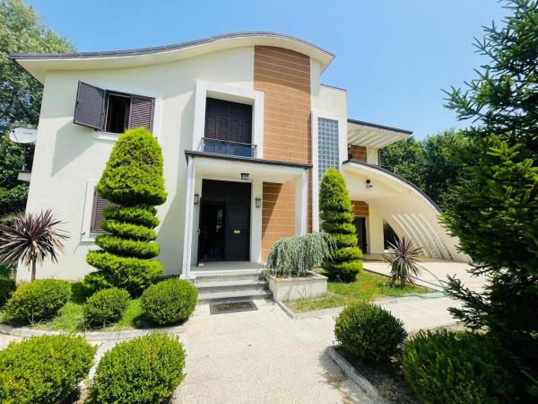 Villa, Đặt  Khách sạn tại Shkoder County có Bãi đậu xe, Bãi đậu xe