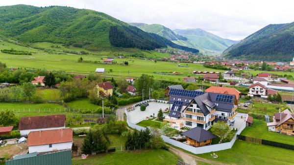Pensiunea La Vâltoare, Đặt  Khách sạn tại Transylvania có Hồ bơi, Hồ bơi