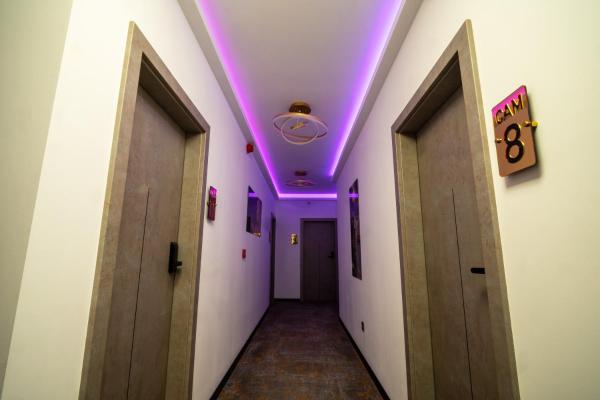 La Borsanu, Đặt  Khách sạn ở Transylvania có chỗ đỗ xe, Bãi đậu xe