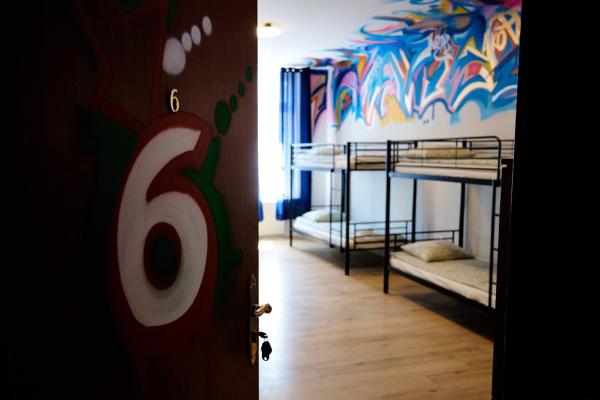 Hostel Graffiti, Đặt  Khách sạn Giá rẻ tại Lesser Poland