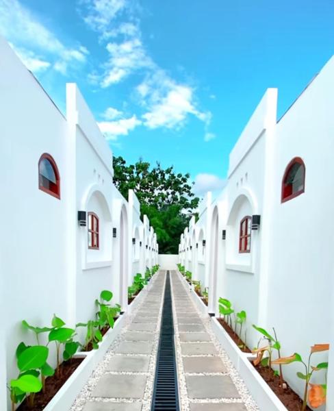 Raja Villa, Đặt  Khách sạn tại Seturan có Hồ bơi, Hồ bơi