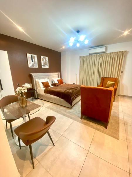The Signature, Đặt  East Legon Greater Accra