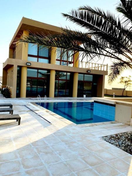 Farm Villa, Đặt  Khách sạn tại Amman Governorate có Hồ bơi, Hồ bơi