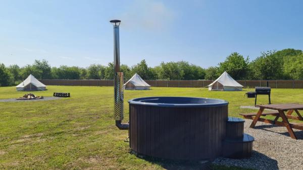 Salomon Glamping, Đặt Khu cắm trại Mooste 