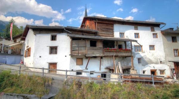 Chasa Jaro, Đặt  Santa Maria Val Muestair Val Mustair