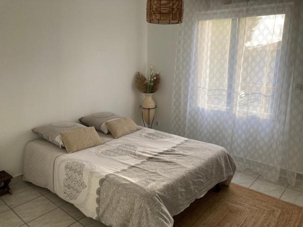 Chambre au calme, Đặt  Clermont 