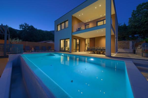 Villa Viverum with heated salt water pool, Đặt  Khách sạn tại Kvarner Islands có Hồ bơi, Hồ bơi