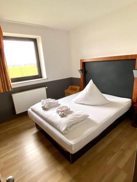 Hotel Castellana, Đặt  Lessien Lower-Saxony