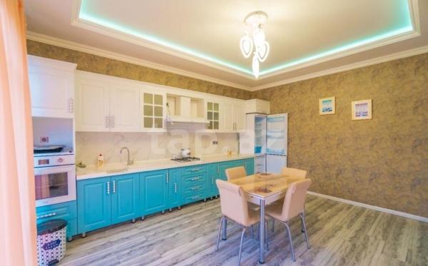 Villa vüq, Đặt  Khách sạn tại Gusar district có Hồ bơi, Hồ bơi