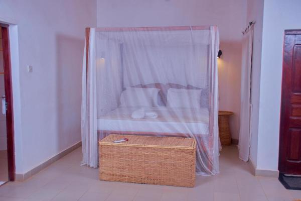 Elsewhere-Farakunku Eco Lodges, Đặt  Khách sạn tại Kombo South có Hồ bơi, Hồ bơi