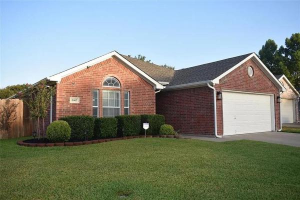 UniQ Farmhouse, Đặt  Grand Prairie Dallas - Fort Worth Metropolitan Area