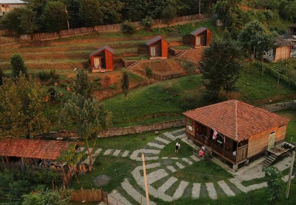Skijis Sakhli, Đặt  Zenobani 