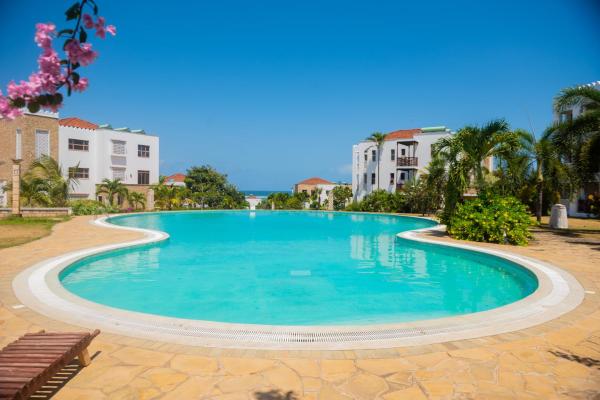 Njakaimba Beachfront Villa., Đặt  Khách sạn tại Coast Region có Hồ bơi, Hồ bơi