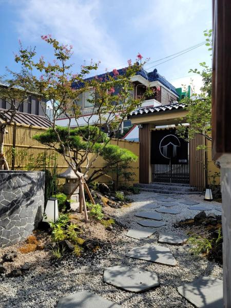 Seoseoillo, Đặt  Busan United Arab Emirates (Các Tiểu Vương quốc Ả Rập Thống nhất)