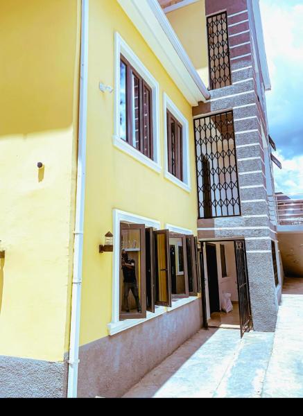 Select Elegant 3 Rooms 3 sized king-bed @ Abuja FCT, Đặt  A-bu-gia Bwari