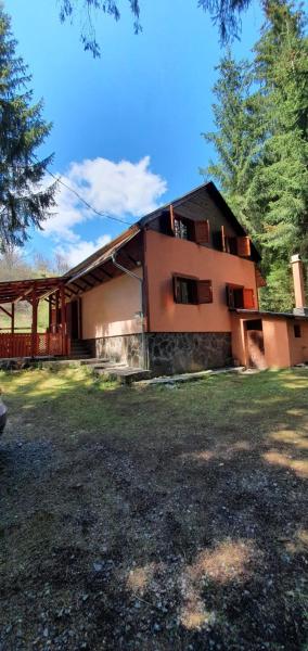 Riksberg Chalet in Harghita Mountains, Đặt Nhà gỗ Khách sạn ở Transylvania có chỗ đỗ xe, Bãi đậu xe