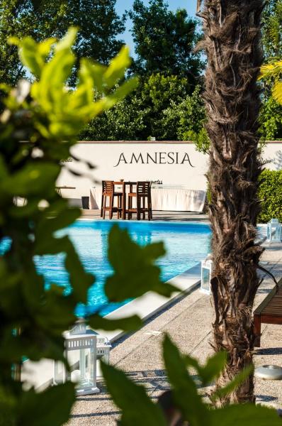 AMNESIA VILLAS, Đặt  Borghetto Marche