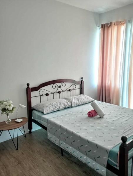 staycation one bedroom 38 sqm, Đặt  Khách sạn tại Luzon có Bãi đậu xe, Bãi đậu xe