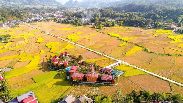 Love hill than Uyên, Đặt  Bản Kiem Thành phố Lai Châu