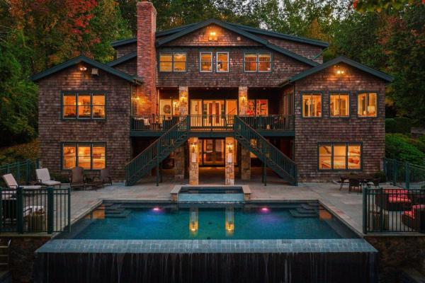 Sunny Day on Taunton Lake, Đặt Nhà nghỉ dưỡng Newtown Connecticut