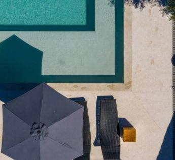 The Bellevue Lodge, Đặt  Lopar Rab