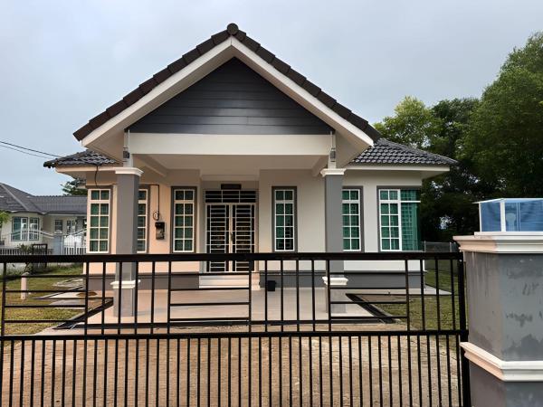 ANJUNG SARA Homestay, Đặt  Pasir Puteh Kelantan