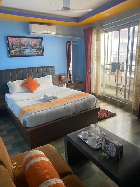 Hotel Holiday Home, Đặt  Bākhri Kharka 