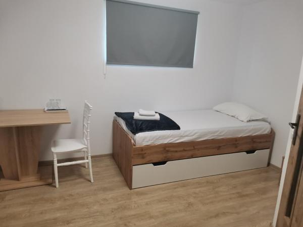 Guesthouse, Đặt  Khách sạn ở Transylvania có chỗ đỗ xe, Bãi đậu xe