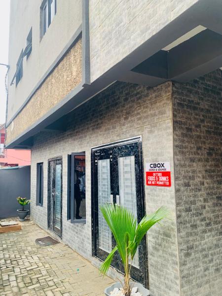 Cbox Lodge & Lounge, Đặt  Mushin Lagos