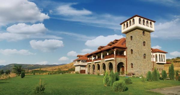 Popova Kula Hotel & Winery, Đặt Khách sạn Khách sạn ở Demir Kapija có chỗ đỗ xe, Bãi đậu xe