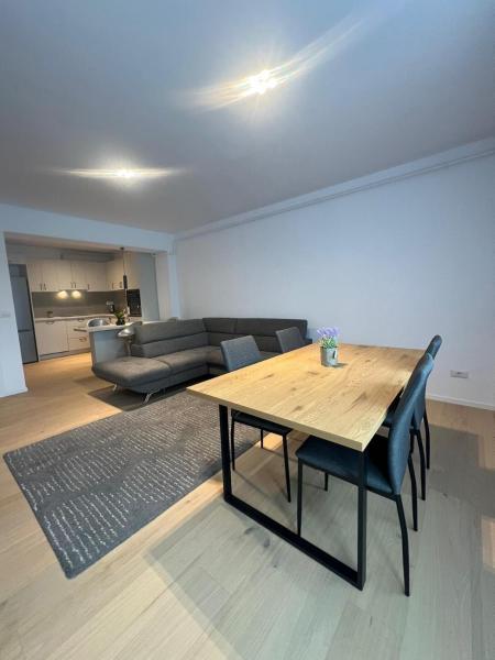 Cozy London Escape, Đặt  Suceava Suceava