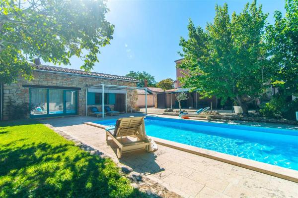 Casa Apricot by Kompas Villas, Đặt  Khách sạn ở Bokordići có hồ bơi, Hồ bơi
