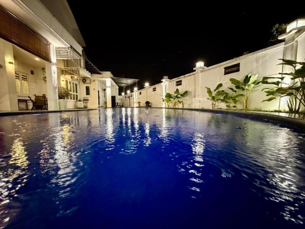 Botani Pool Villa 5R4B 14pax Karaoke BBq, Đặt  Khách sạn ở Perak có hồ bơi, Hồ bơi