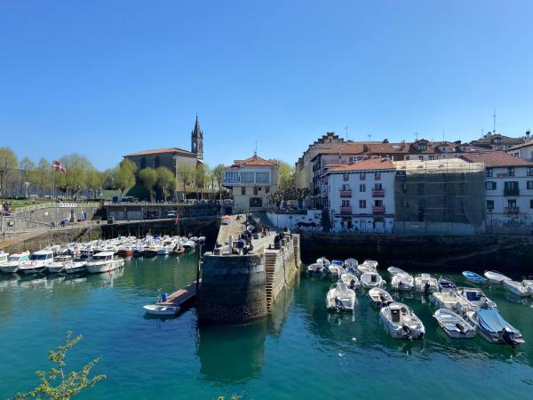 SANTA KATALINA Mundaka, Đặt  Mundaka Urdaibai