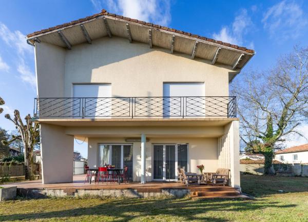 Villa Amistad - centre - parking - jardin - lave linge et vaisselle, Đặt  Mont-de-Marsan Landes