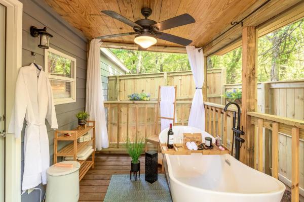 The Small Modern Villa Outdoor Tub-Unit B, Đặt  Madison Alabama