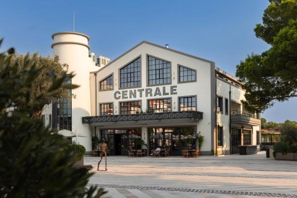 Centrale Lustica Bay by Angsana, Đặt Khách sạn Radovici 
